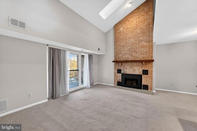 Photo - 933 Washington Pl Unit 33