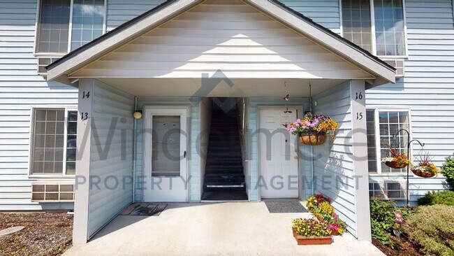 Building Photo - Plaza1821 - Stonecreek Apartments