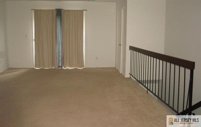 Photo - 816 N Oaks Blvd