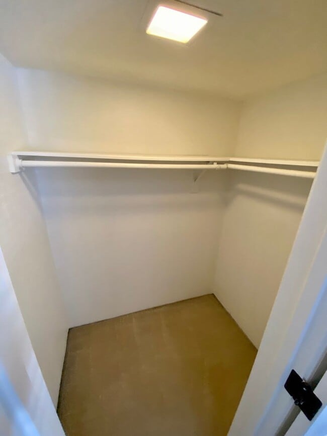 Building Photo - Spacious Upgraded One Bedroom Condo in Scottsdale