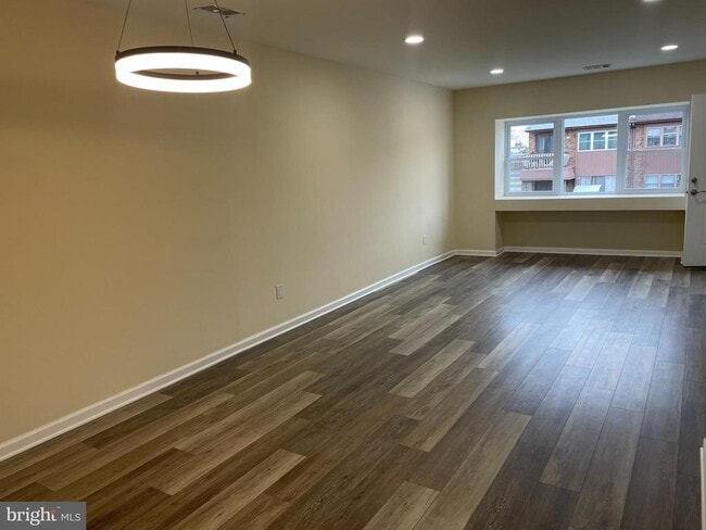 Building Photo - 2411 Tremont St