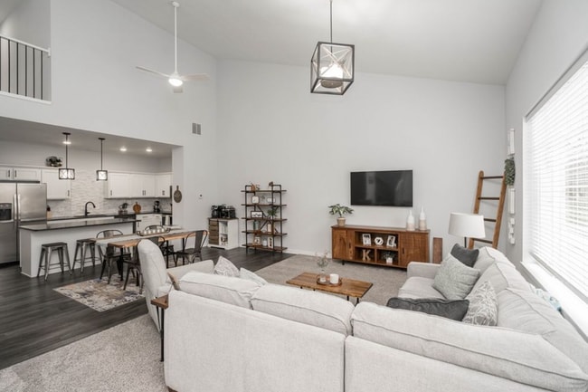 Open main level with vaulted ceilings - 513 Spring Crest Lane Rental