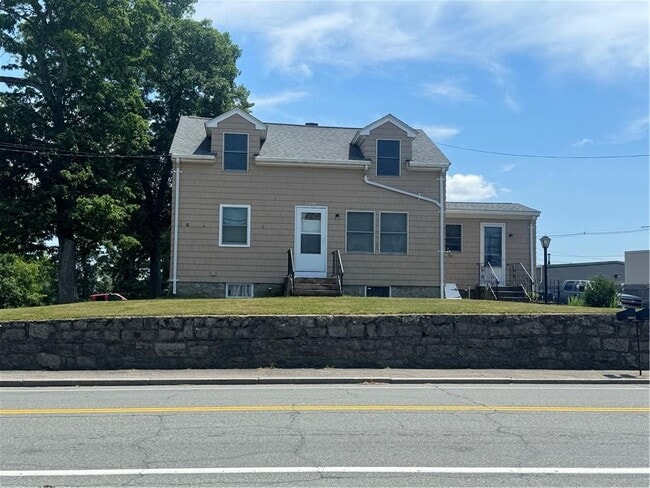 Building Photo - 1296 Stafford Rd Unit 2