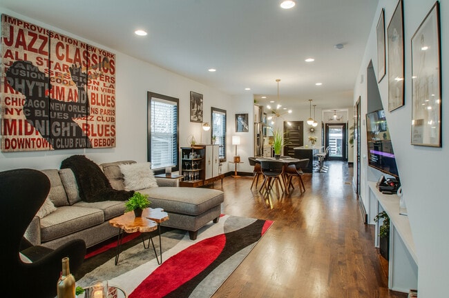 Photo - 2910 Davis Ave