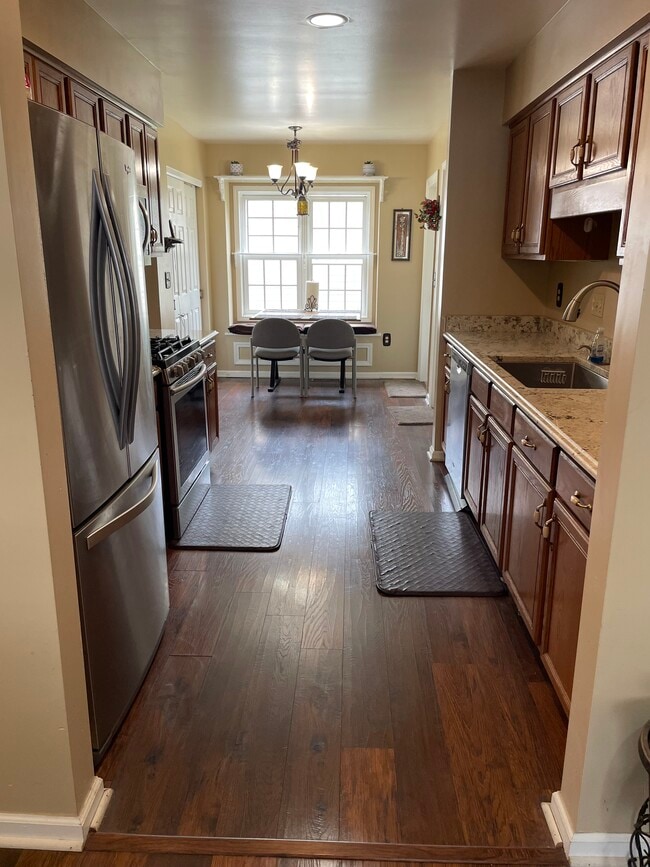 Cocina - 21 Brittany Cir