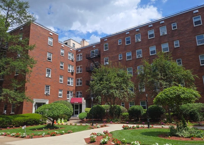 Photo - 2330 Linwood Ave