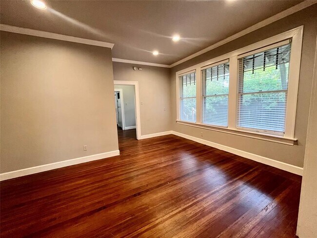 Photo - 3800 Avenue F