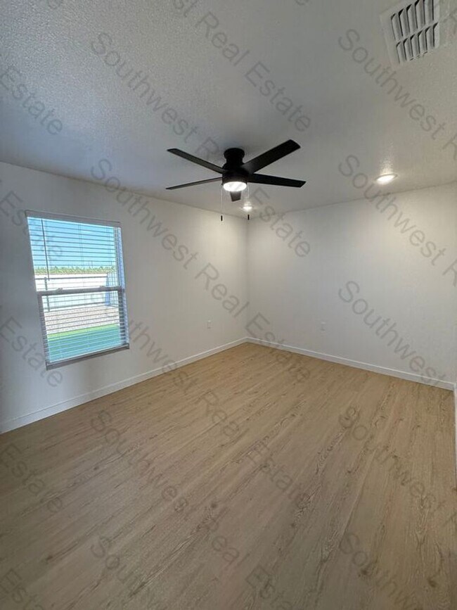 Photo - 3513 Ethan Ave Unidad B