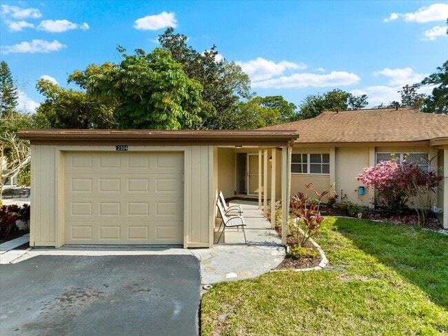 Photo - 2304 Lark Ln