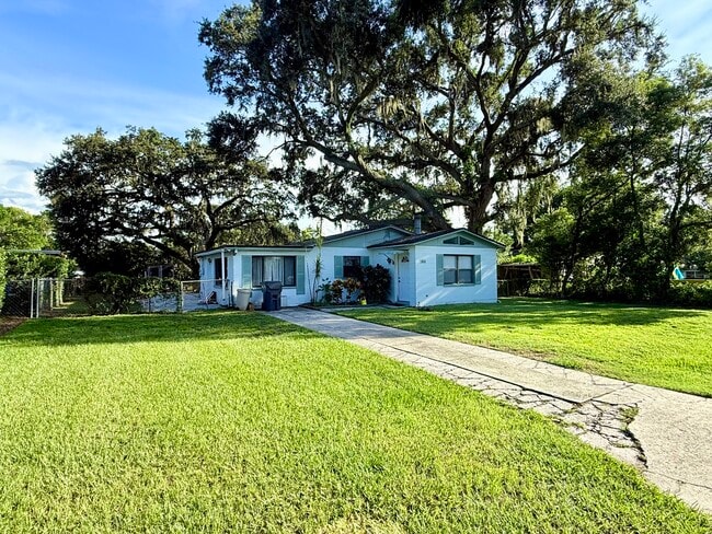 Photo - 1410 Parker Rd House