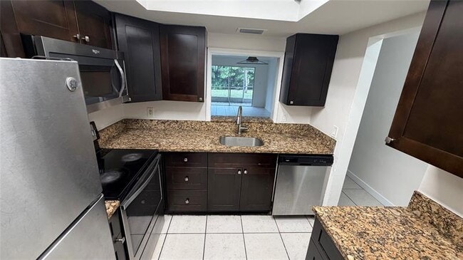 Photo - 4061 NW 9th Ave Unit 105