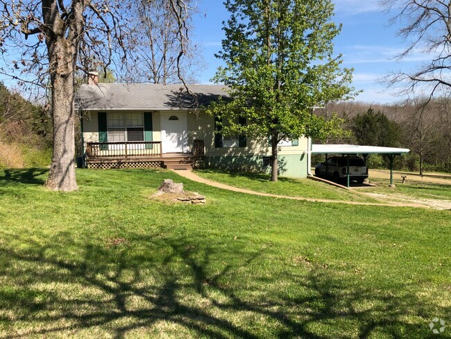 Building Photo - 3 Bedroom 2.5 Bath Home in the country!