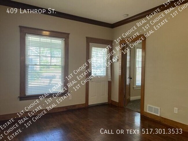 Photo - 409 Lathrop St