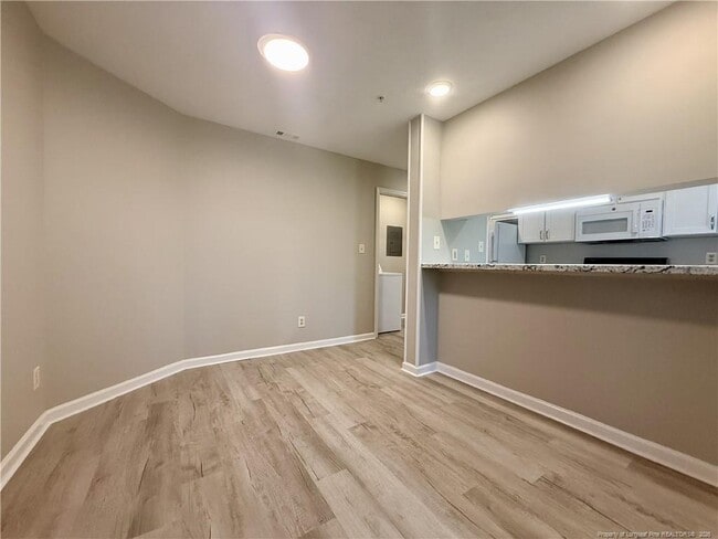 Photo - 224 Waterdown Dr