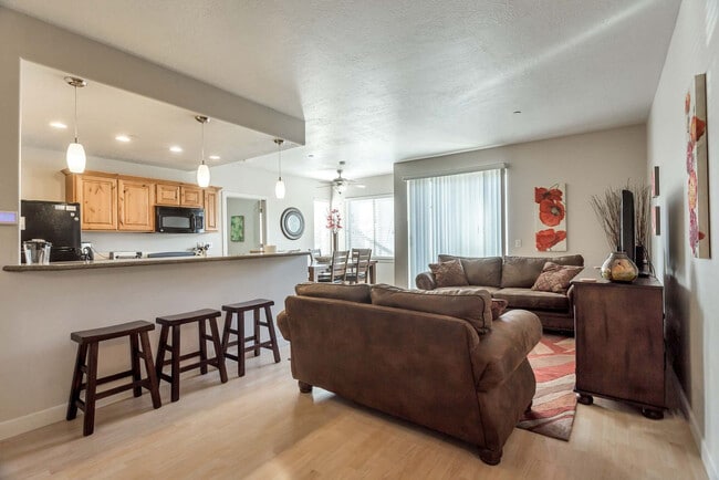 Photo - 606 W S Temple St Unidad ID1389262P