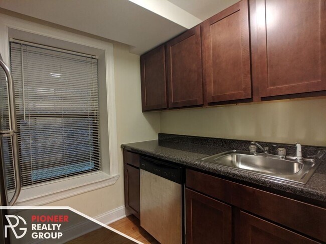 Photo - 1347 N Dearborn St Unit 101