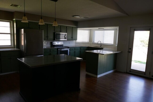 Photo - 2315 NE Village Dr