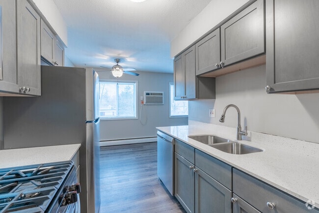 Douglas Drive Terrace - Kitchen 1BR, 1BA - 750SF - Kitchen