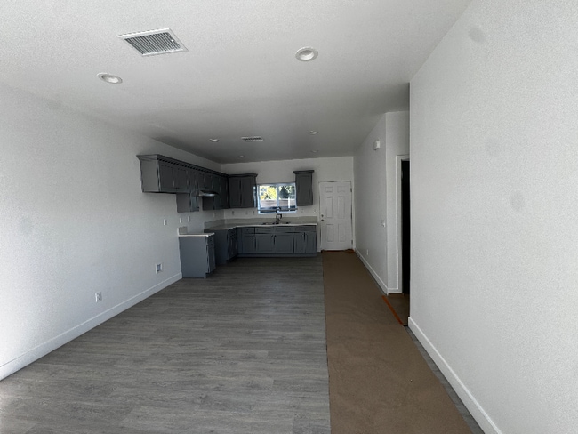 Photo - 1319 N Stoddard Ave