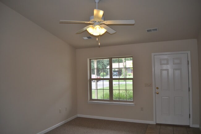 Photo - 13930 Maugansville Rd