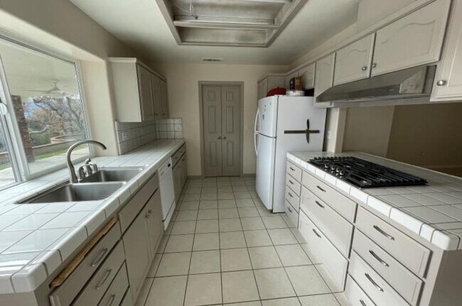 Photo - Large, well cared for, single family,  3/2...