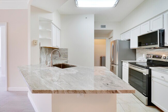 Photo - 6305 Myrtlewood Cir W