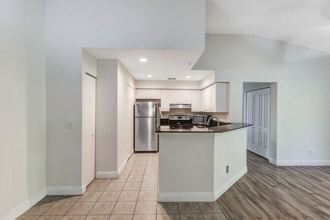 Photo - ** IBIS CLUB ** 3 BED / 2 BATH - CONDO - GATED COMMUNITY - SMALL PET OK! - ANNUAL RENTAL