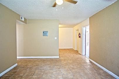 Photo - 3519 E 1st Ct Apartamento Unidad 38-101