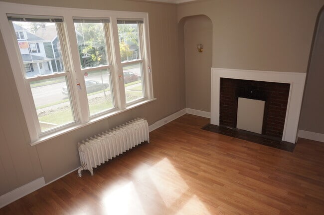 Photo - 1127 E 3rd St Unit 1127 E 3rd Street - 1