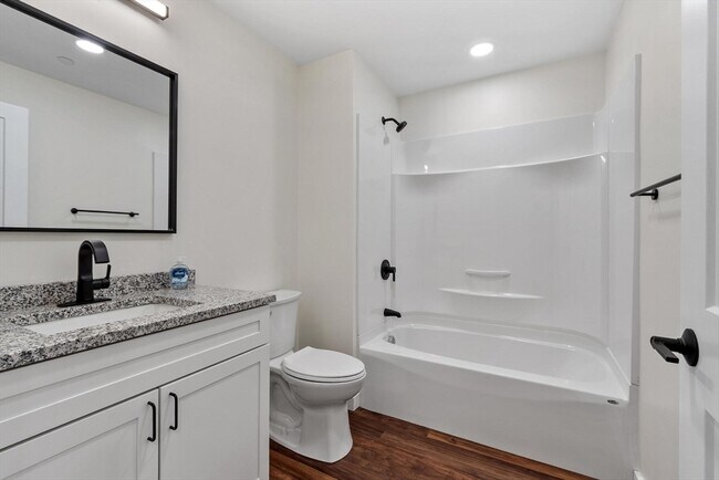 Photo - 329 Main St Unit 3