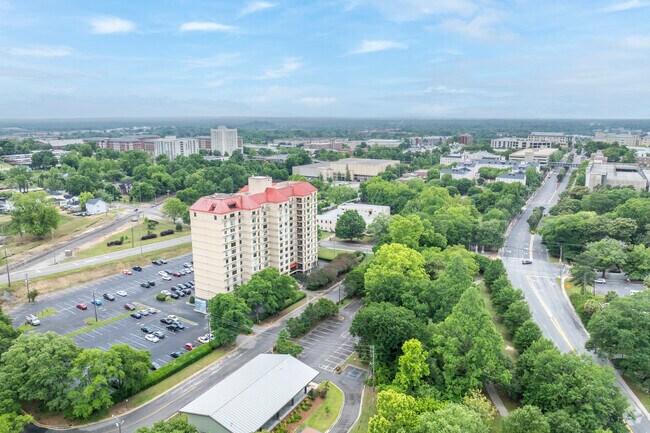 Photo - 1600 Park Cir