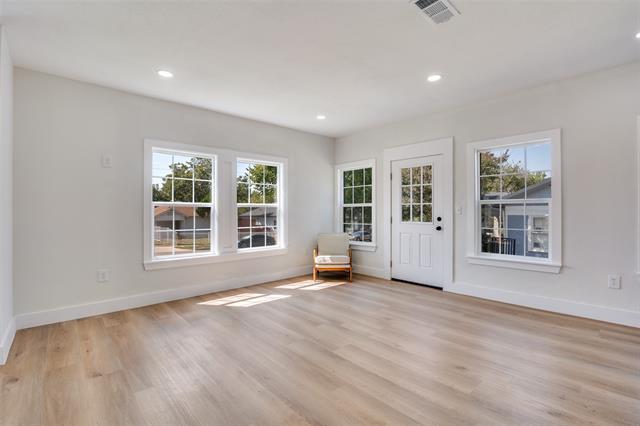 Photo - 718 Grandview Ave