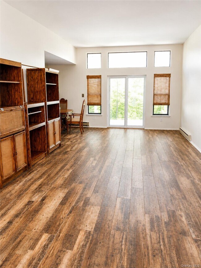 Photo - 506 Alden Ct N