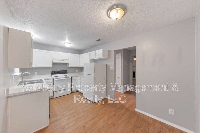 Photo - 5829 Shadydell Dr