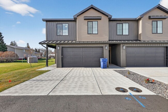 Beautiful 3 Bed, 2.5 Bath Townhome in Ashton - Beautiful 3 Bed, 2.5 Bath Townhome in Ashton