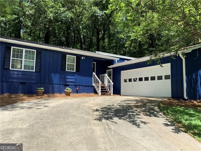 Building Photo - 4167 Oak Ferry Dr NE