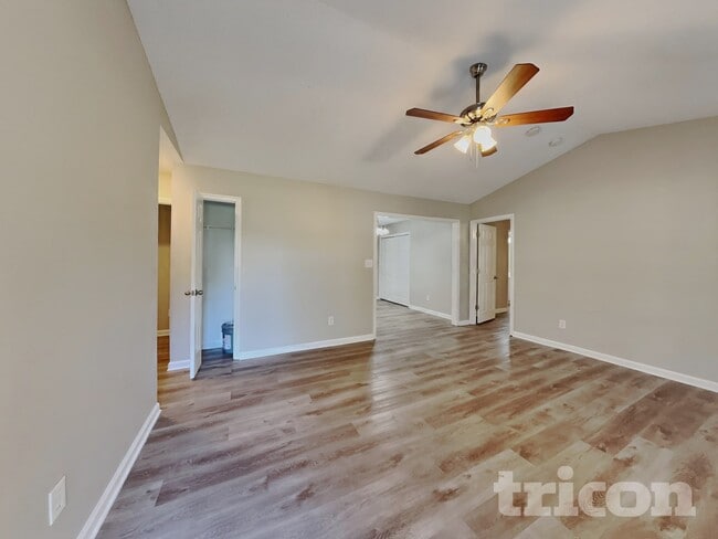 Photo - 139 Creekside Dr