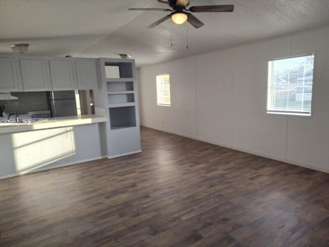 Photo - 702 W Nelson St