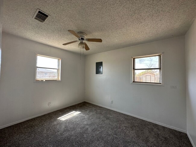 Photo - Available Now! MOVE IN SPECIAL!!