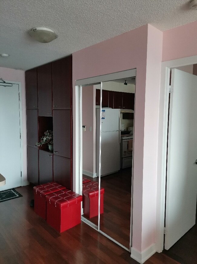 Building Photo - 38 Lee Centre Dr