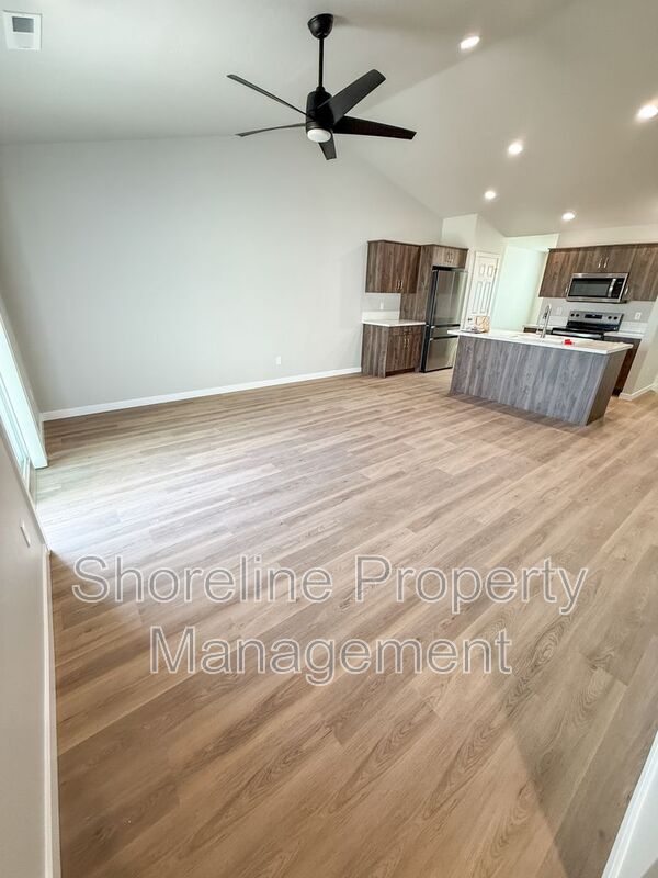 Photo - 1870 W Unforgettable St