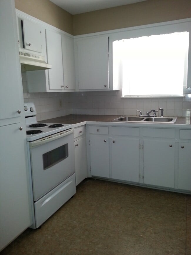 Photo - 4665 Hartel St Unit #4