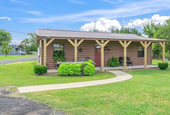 Building Photo - 3403 VZ County Road 1110