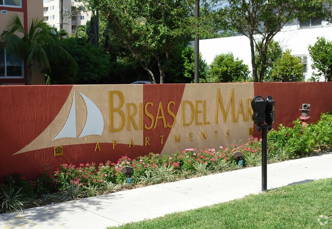 Photo - Brisas Del Mar Apartments