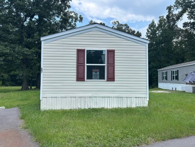 Photo - 302 Autumn Ln