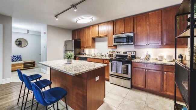 Building Photo - River 595 Rental