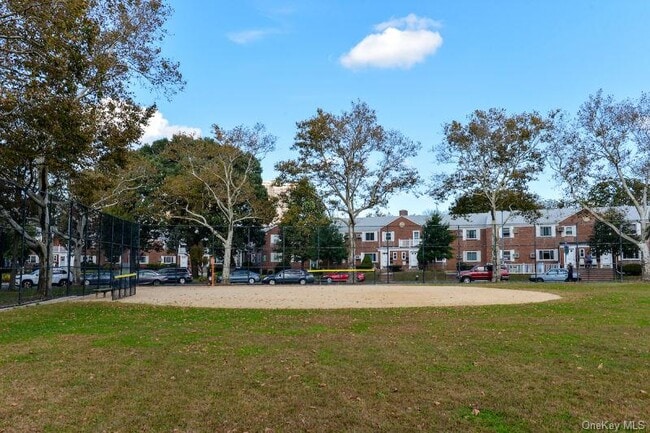 Photo - 261-72 Langston Ave Unidad UPPER