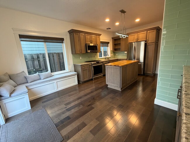 Photo - 1940 NE 72nd Ave.