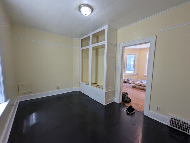 Photo - 1304 W Ring St