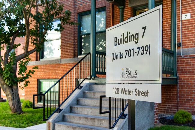 The Falls at 124 Water